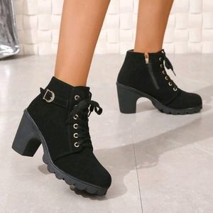 Mujer botas de moda clásica con cordones de secania.